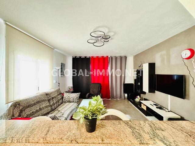 Apartamento en venta en Roses, Santa Margarida Costa Brava. APARTAMENTO CON VISTAS AL CANAL, LICENCIA TURÍSTICA, AMARRE Y APARCAMIENTO. Apartamentos.