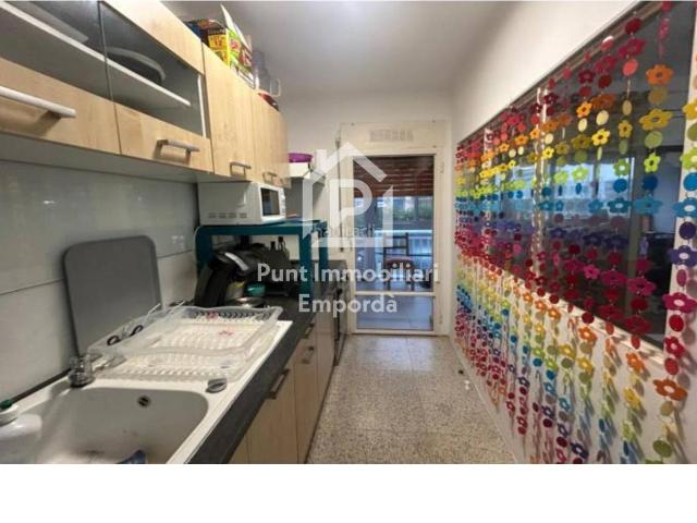 Apartamento en venta en Roses, Santa Margarida Costa Brava. Apartamento de 1 habitación con jardín privado en Santa Margarita. Apartamentos.