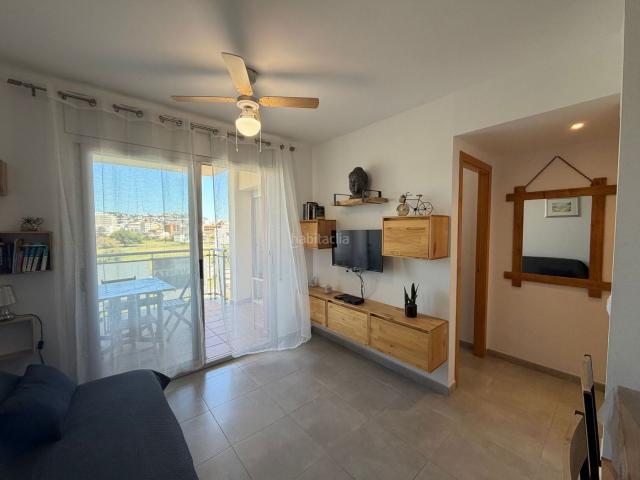 Apartamento en venta en Roses, Santa Margarida Costa Brava. Apartamento luminoso con licencia turística y parking a 700 m de la playa. Apartamentos.