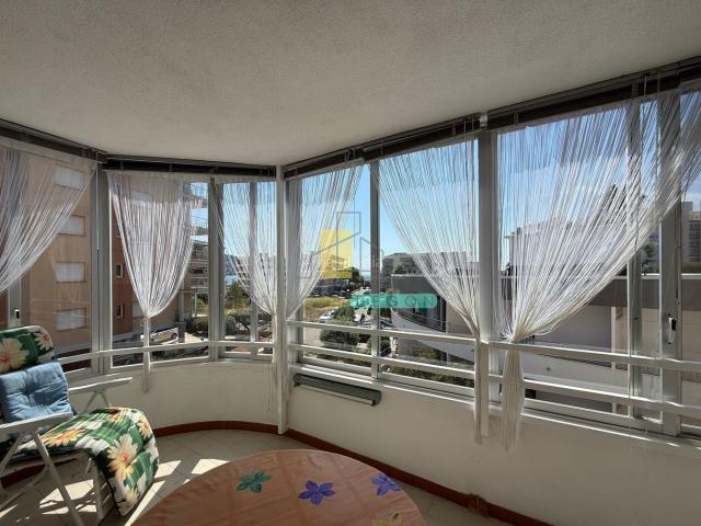 Apartamento en venta en Roses, Salatar Costa Brava. Encantador piso en Santa Margarita con vistas al mar, terraza acristalada y orientación sur. Apartamentos.