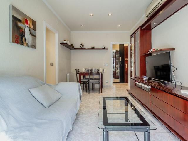 Apartamento en venta en Sant Joan Despí, Centre. Vive en el corazón de Sant Joan Despí comodidad y todos los servicios a un paso. Apartamentos Sant Joan.