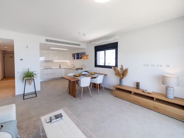 Apartamento en venta en Santa Pola, Monte y Mar. Apartamento de planta baja con 3 dormitorios y acceso directo a la playa a la venta en Gran Alacant. Apartamentos Santa.