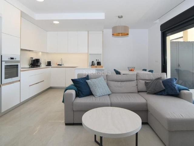 Apartamento en venta en Santa Pola, Norte. Moderno apartamento de 2 dormitorios con gran terraza, piscina y garaje en Santa Pola. Apartamentos Santa.