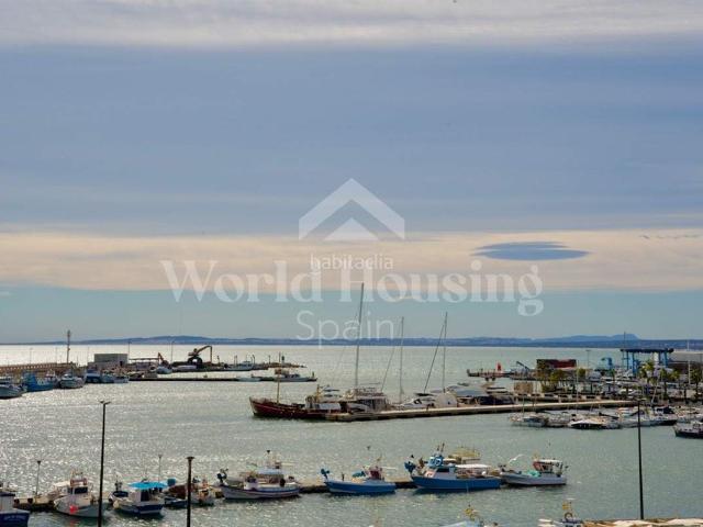 Apartamento en venta en Santa Pola, Centro. Exclusivo apartamento en primera línea de playa Lujo, diseño y vistas infinitas al mar. Apartamentos Santa.