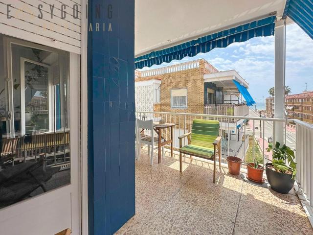 Apartamento en venta en Santa Pola, Gran Playa. ¡Estupendo piso con vistas al mar a 50m de la playa!. Apartamentos Santa.
