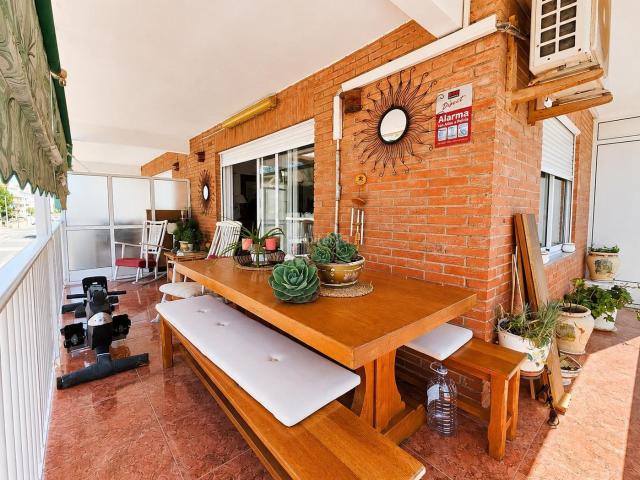 Apartamento en venta en Santa Pola, Gran Playa. PISO JUNTO AL MAR SANTA POLA ESQUINA TERRAZA ENVOLVENTE VISTAS AL MAR COMPLEJO PRIVADO PARKING. Apartamentos Santa.