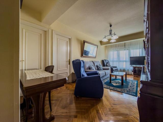 Apartamento en venta en Santander, Cuatro Caminos. EXCELENTE PISO EN CUATRO CAMINOS JUNTO A VALDECILLA luminoso, con ascensor y parking. Apartamentos.
