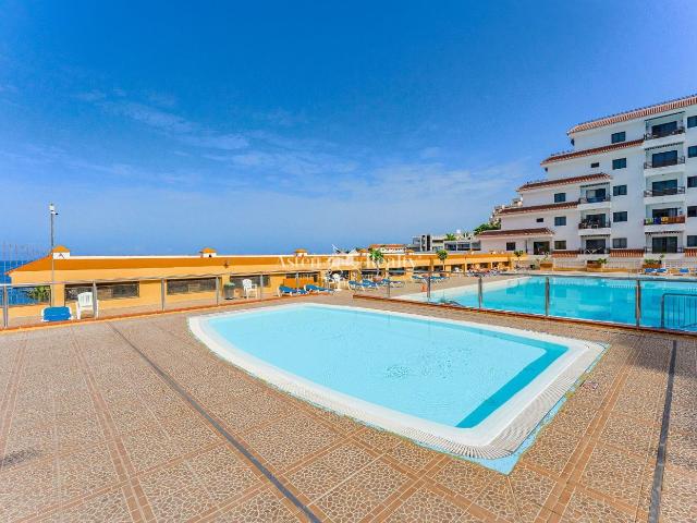 Apartamento en venta en Santiago del Teide, Puerto de Santiago. Apartamento Reformado de 2 Dormitorios a Solo 2 Minutos de la Playa en Playa de la Arena. Apartamentos Santiago del.