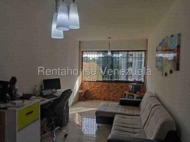 Apartamento en Venta en San Antonio de Los Altos San Antonio de los Altos Miranda 90 m2. 3 hab