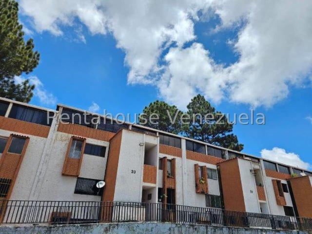 Apartamento en Venta en San Antonio de Los Altos Rosalito Miranda 125 m2. 4 hab