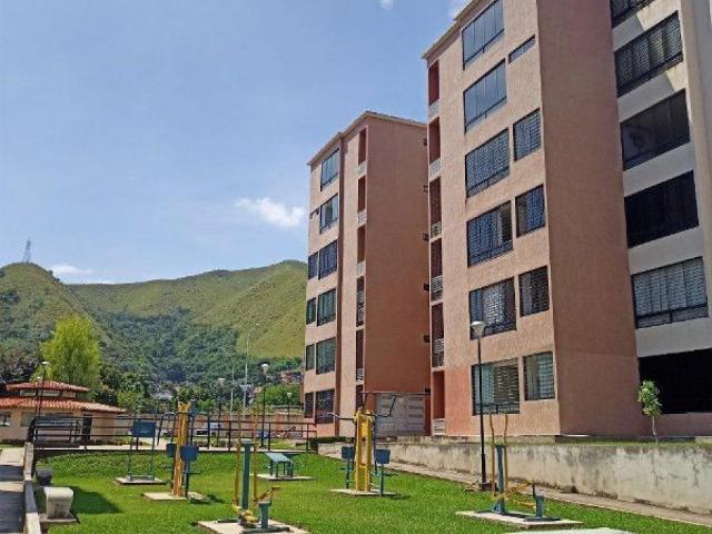 Apartamento en Venta en San Diego Carabobo 113 m2. 3 hab
