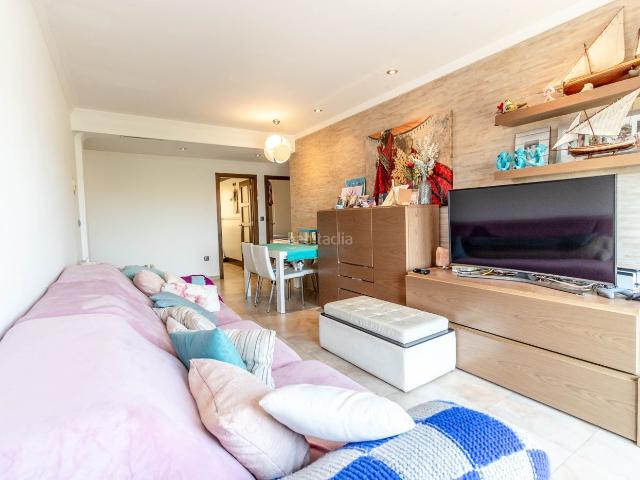 Apartamento en venta en San Javier, San Javier. Amplio apartamento de 3 dormitorios en el corazoacuten de San Javier, cerca del precioso paseo mariacutetimo de Santiago de la Rib. Apartamentos San.