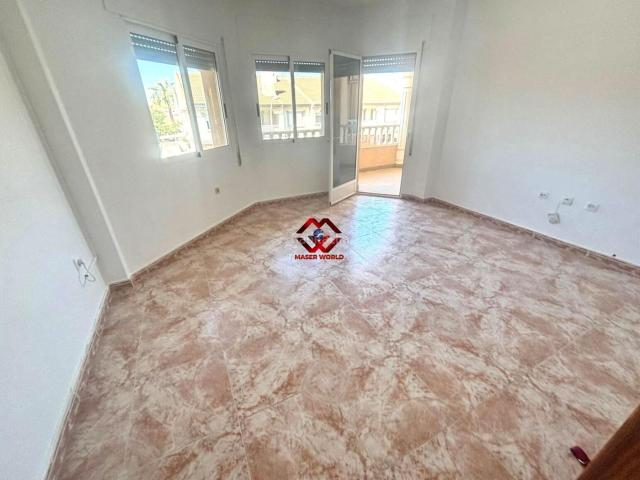 Apartamento en venta en San Javier, San Javier. Amplio piso de 3 dormitorios con garaje, terraza y excelente ubicación en San Javier todos los servicios a pie. Apartamentos San.