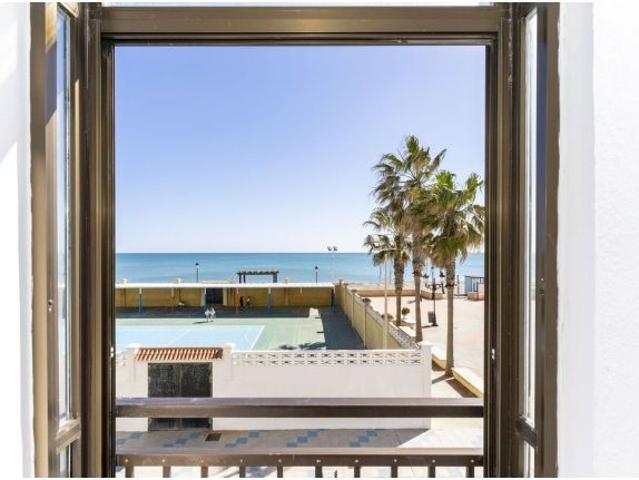 Apartamento en Venta en San Luis de Sabinillas, Málaga