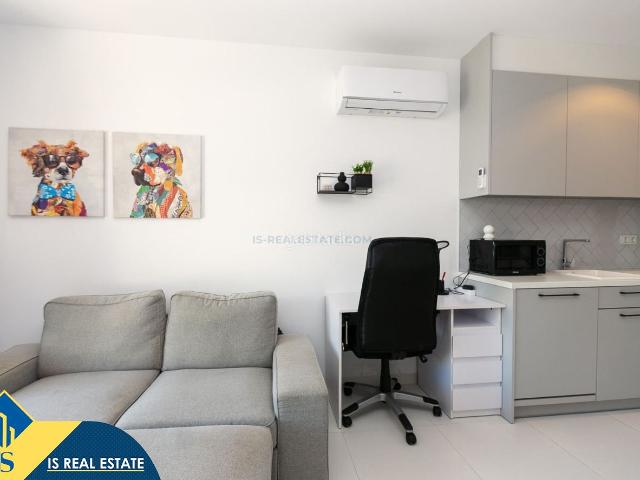 Apartamento en venta en San Miguel de Salinas. Apartamento con piscina comunitaria, en la provincia de Alicante, en la ciudad de San Miguel de Salinas. 2 habitaciones 63 m². Apartamentos San.