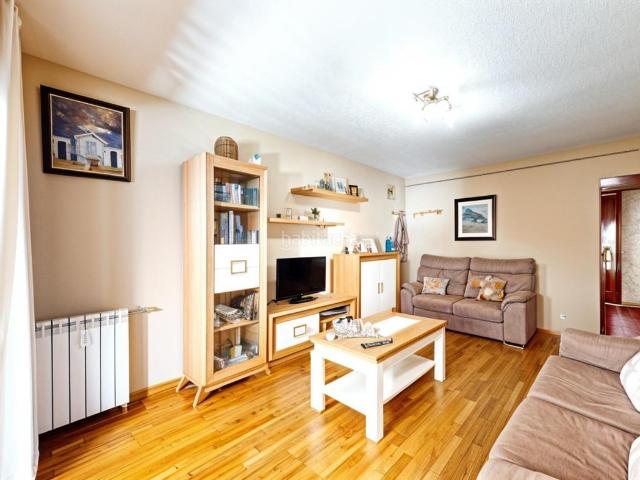 Apartamento en venta en San Sebastián de los Reyes, Centro Urbano. Vive en el corazón de San Sebastián de los Reyes Piso luminoso de 3 habit 2 Trasteros 2 parking. Apartamentos San Sebastián de los.
