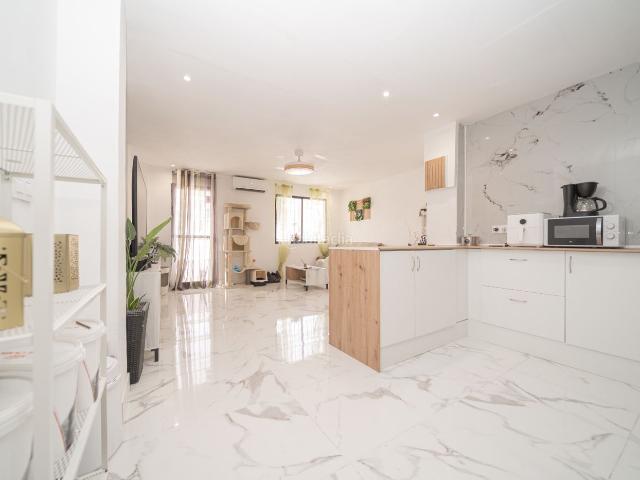 Apartamento en venta en San Pedro del Pinatar, Los Cuarteros. VIVIENDA REF CZ018bull 4 dormitoriosbull 1 bantildeobull 127 msup2 construidosbull Totalmente reformadobull Llave en manobull Balc.