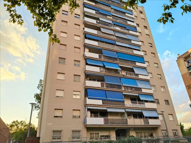 Apartamento en venta en Sabadell, Can Deu. Apartamentos.