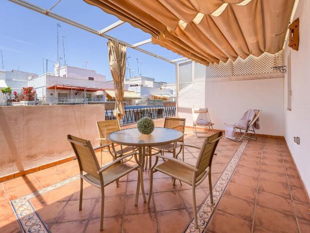 Apartamento en venta en Sevilla, Los Remedios. Apartamentos.