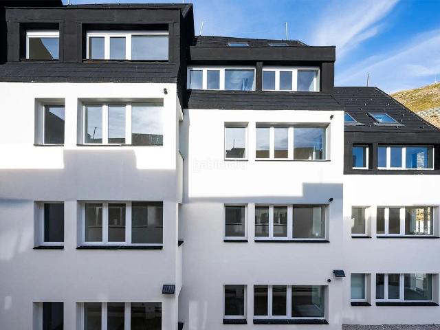 Apartamento en venta en Sierra Nevada, Zona alta. LUJO Y CONFORT TE ESPERAN EN VISTASUR, SIERRA NEVADA. Apartamentos Sierra.