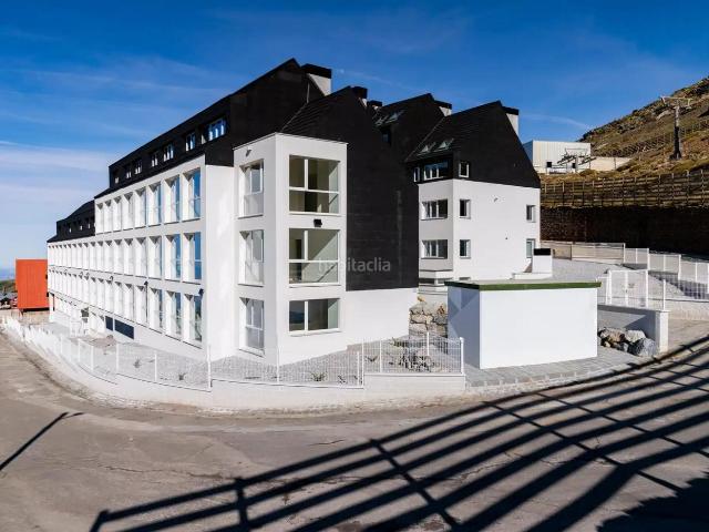 Apartamento en venta en Sierra Nevada, Zona alta. Promoción de 20 estudios y apartamentos en Sierra Nevada. Apartamentos Sierra.