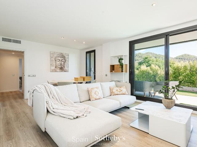 Apartamento en venta en Sitges, Aiguadolç Sant Sebastià Costa Dorada. Moderno Piso de 3 Dormitorios con Terraza y Vistas en Aiguadolç, Sitges. Apartamentos.