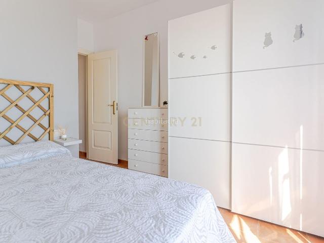 Apartamento en venta en Sorvilán. Piso en primera línea de playa en Melicena Tranquilidad y mar a la puerta de casa. Apartamentos.