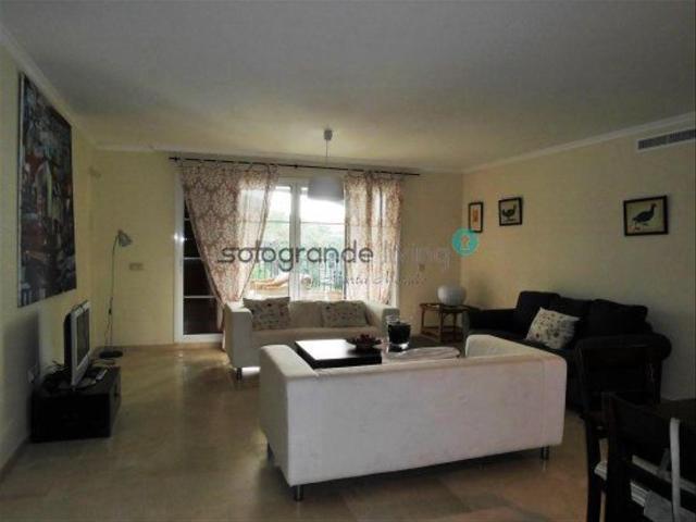Apartamento en venta en Sotogrande, Puerto de Sotogrande La Marina. Apartamento en venta en Sotogrande Marina, 2 dormitorios. Apartamentos.
