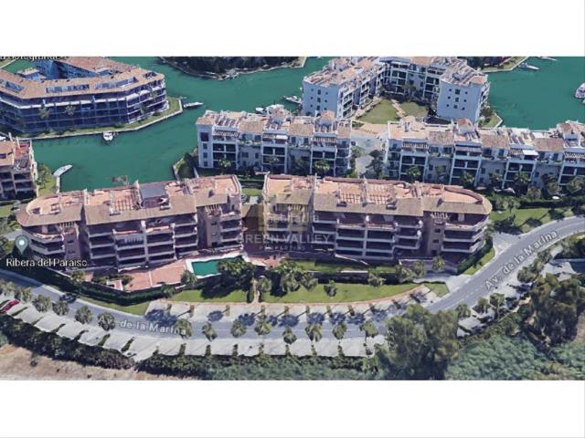Apartamento en venta en Sotogrande, Puerto de Sotogrande La Marina. INCREÍBLE APARTAMENTO CON AMPLIA TERRAZA EN LA MARINA DE SOTOGRANDE. Apartamentos.