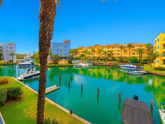 Apartamento en venta en Sotogrande, Sotogrande Costa. Apartamentos.