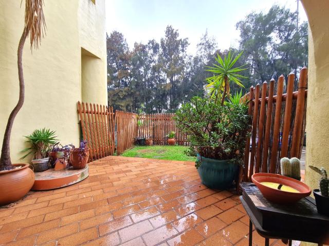 Apartamento en venta en Sotogrande, Sotogrande Alto. MAGNIFICO BAJO DE 1 DORMITORIO CON GRAN TERRAZA Y JARDÍN PRIVADO. Apartamentos.
