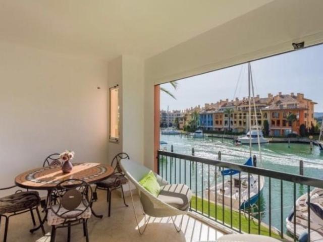 Apartamento en venta en Sotogrande, Sotogrande La Marina