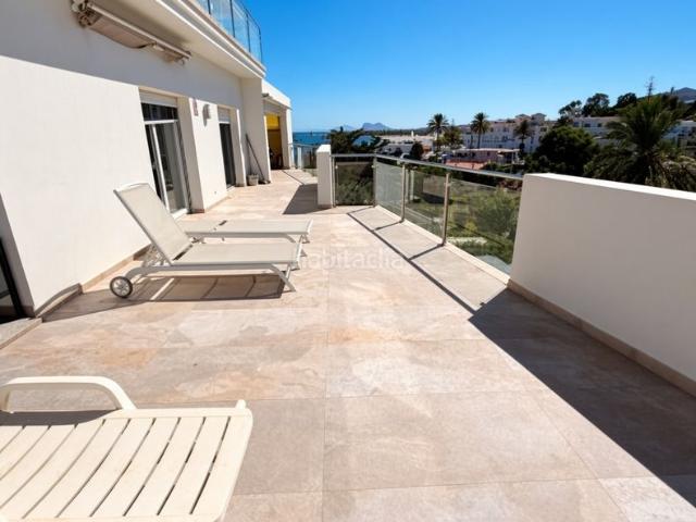 Apartamento en venta en Sotogrande, Torreguadiaro San Diego. Apartamento Reformado a Pie de Playa con Terraza de 80 m. Apartamentos.