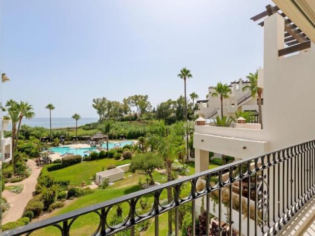Apartamento en venta Estepona