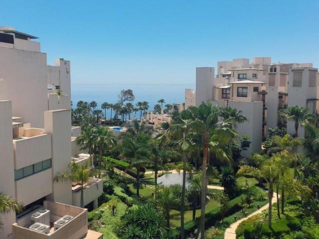 Apartamento en venta Estepona