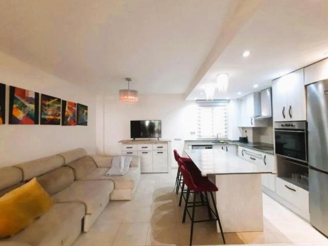 Apartamento en venta Estepona