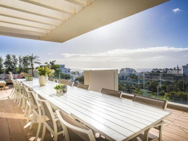 Apartamento en venta Estepona