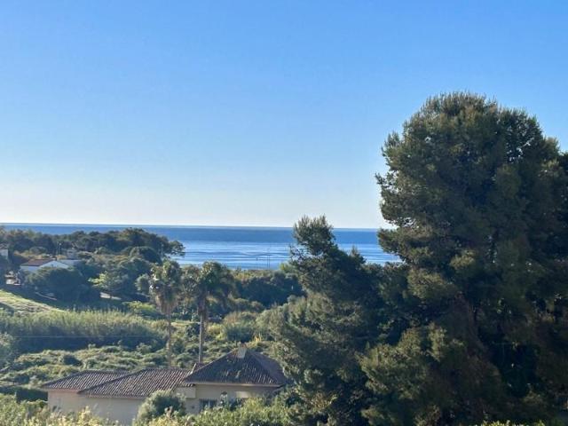 Apartamento en venta Estepona