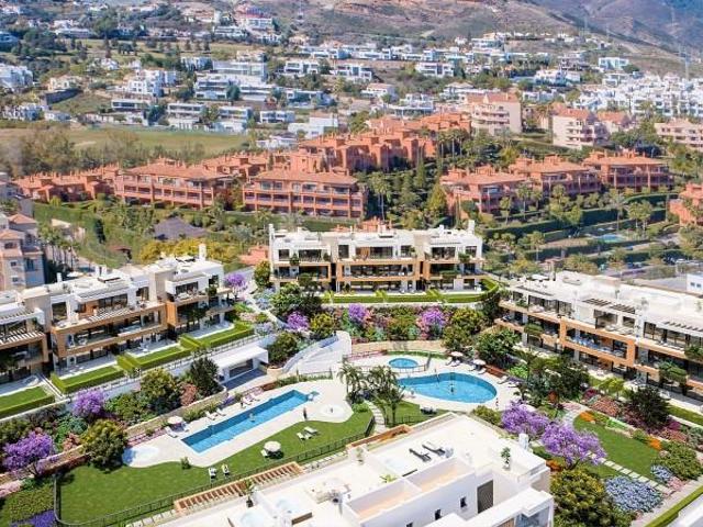 Apartamento en venta Estepona
