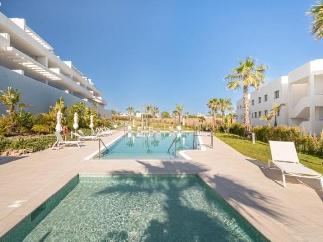 Apartamento en venta Estepona