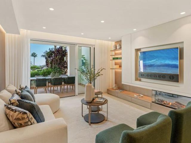 Apartamento en venta Estepona