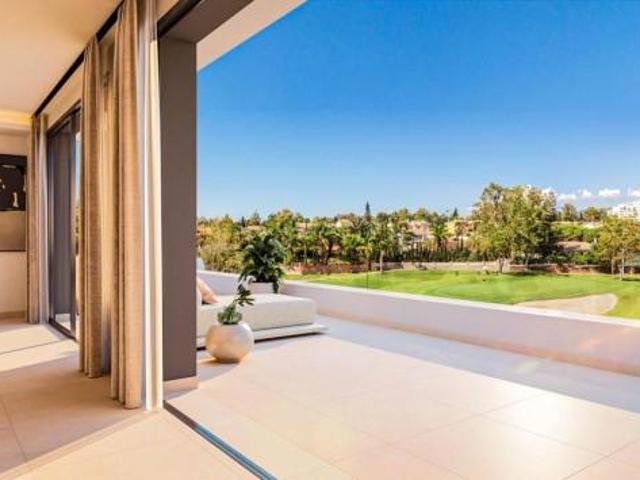 Apartamento en venta Estepona