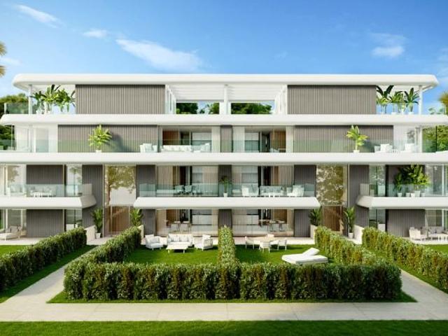 Apartamento en venta Estepona