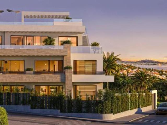 Apartamento en venta Estepona