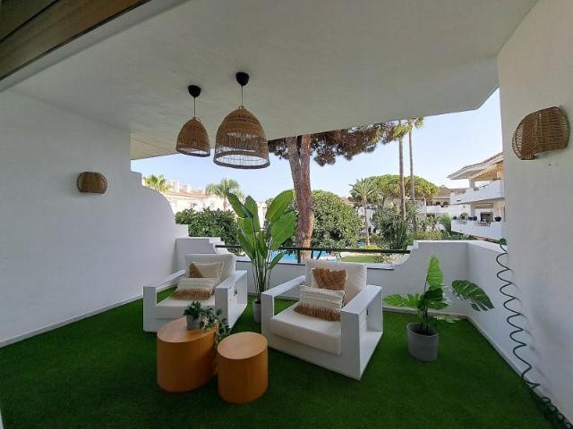 Apartamento en venta Estepona