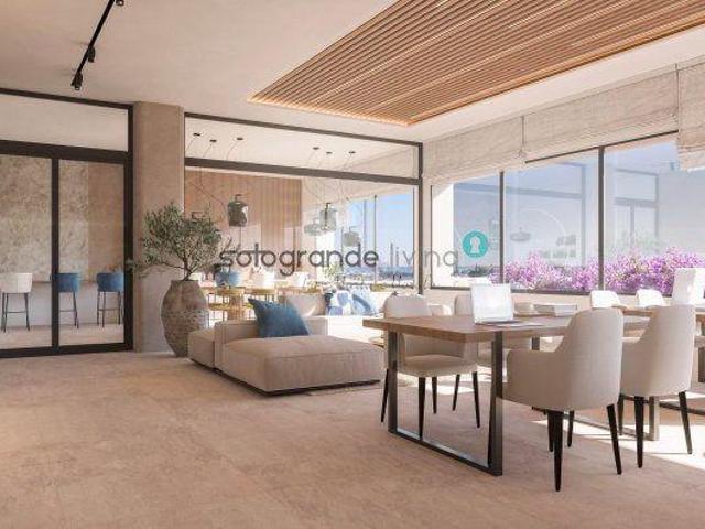 Apartamento en venta Estepona