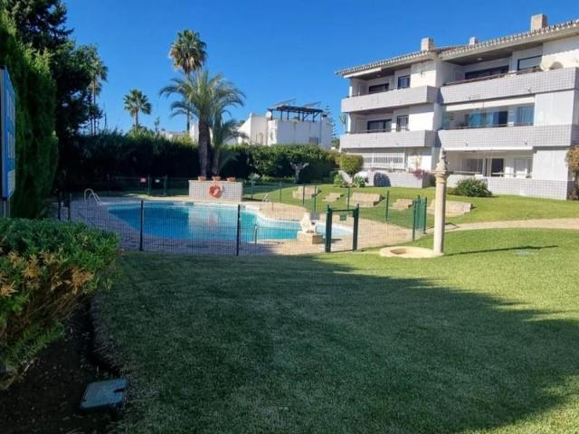 Apartamento en venta Estepona