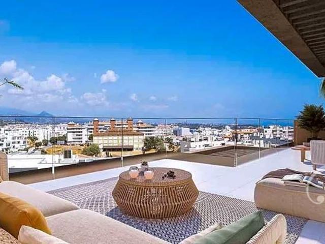 Apartamento en venta Estepona