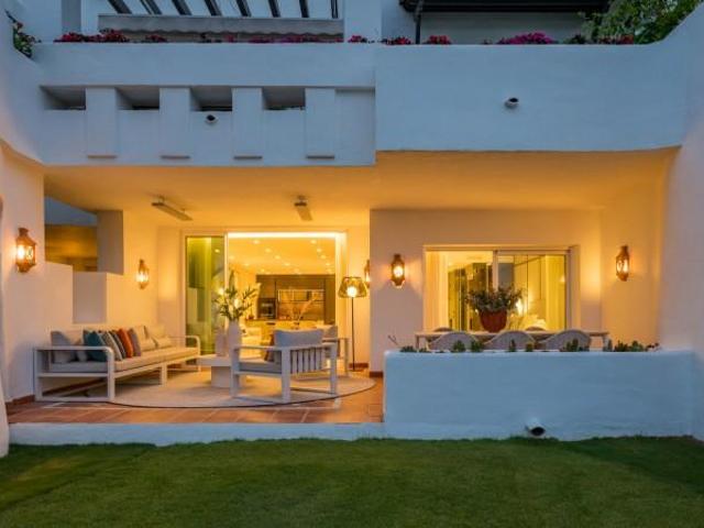 Apartamento en venta Estepona
