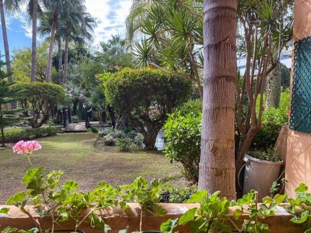 Apartamento en venta Estepona